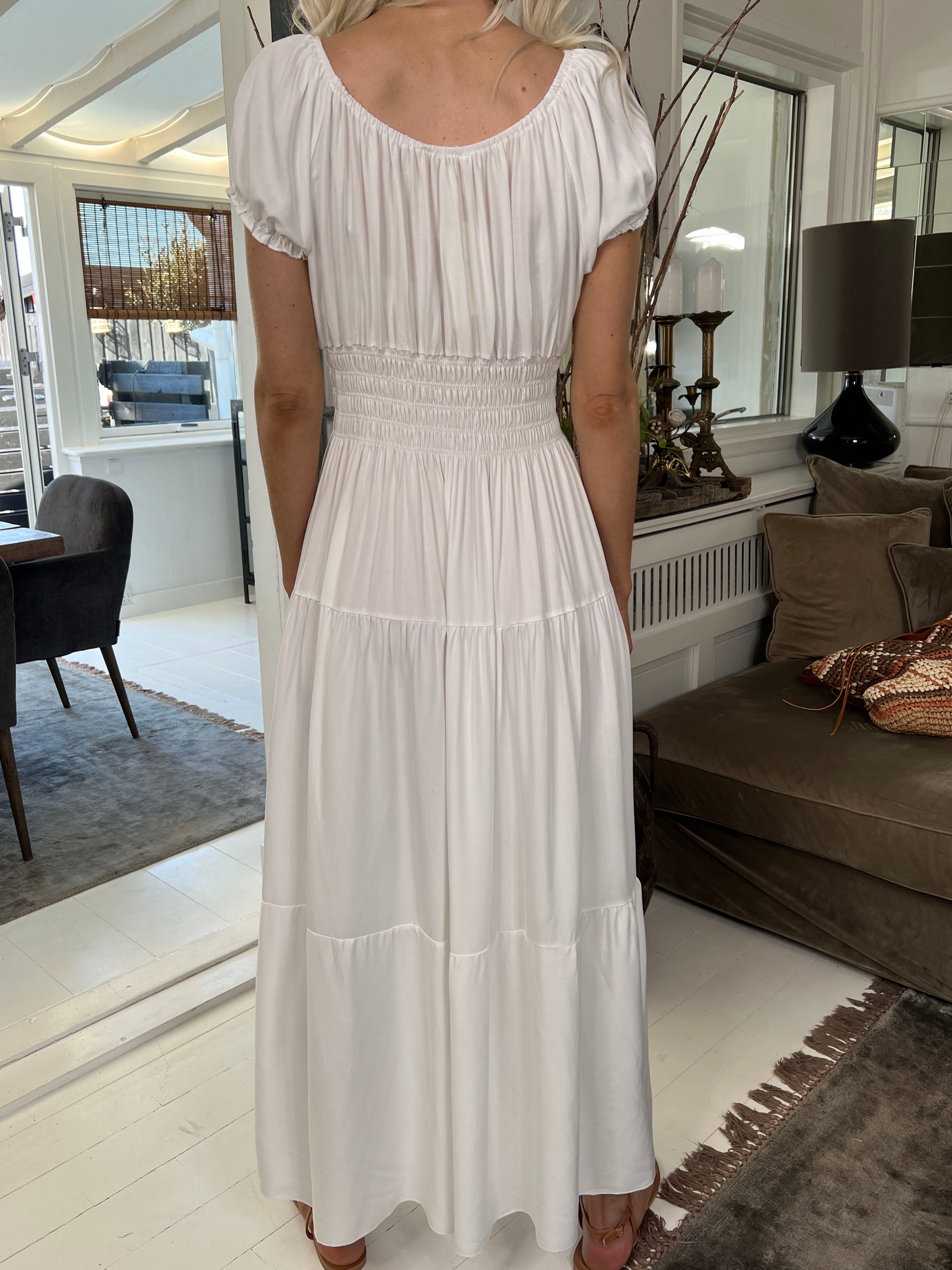 Gracia - Kjole med træknapper